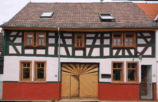 fassade_neu_total.jpg fassade_neu_total.jpg