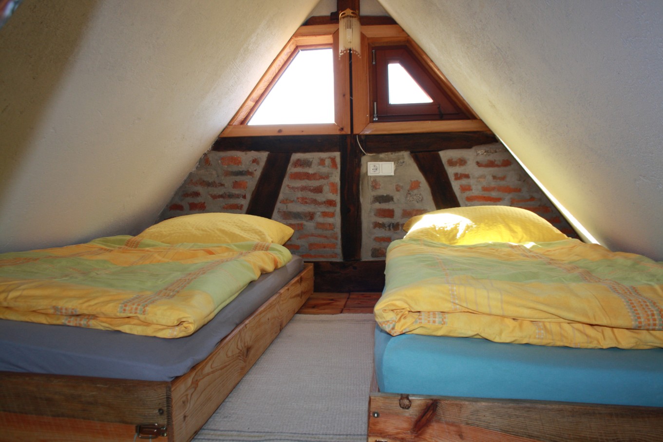 schlafboden_dachspitze.jpg schlafboden_dachspitze.jpg